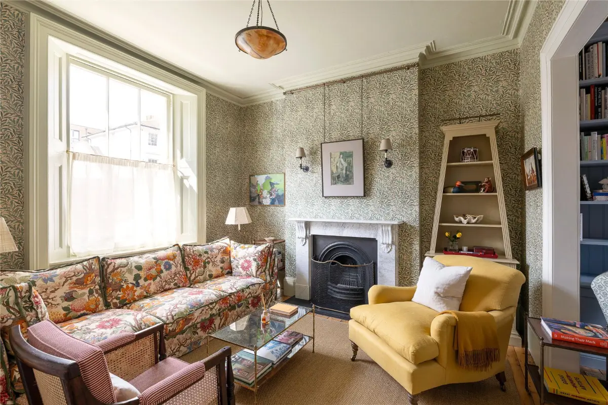 Color and Wallpaper in a Renovated Victorian Family Home in London 1 colorful-victorian-family-home-primrose-hill-london