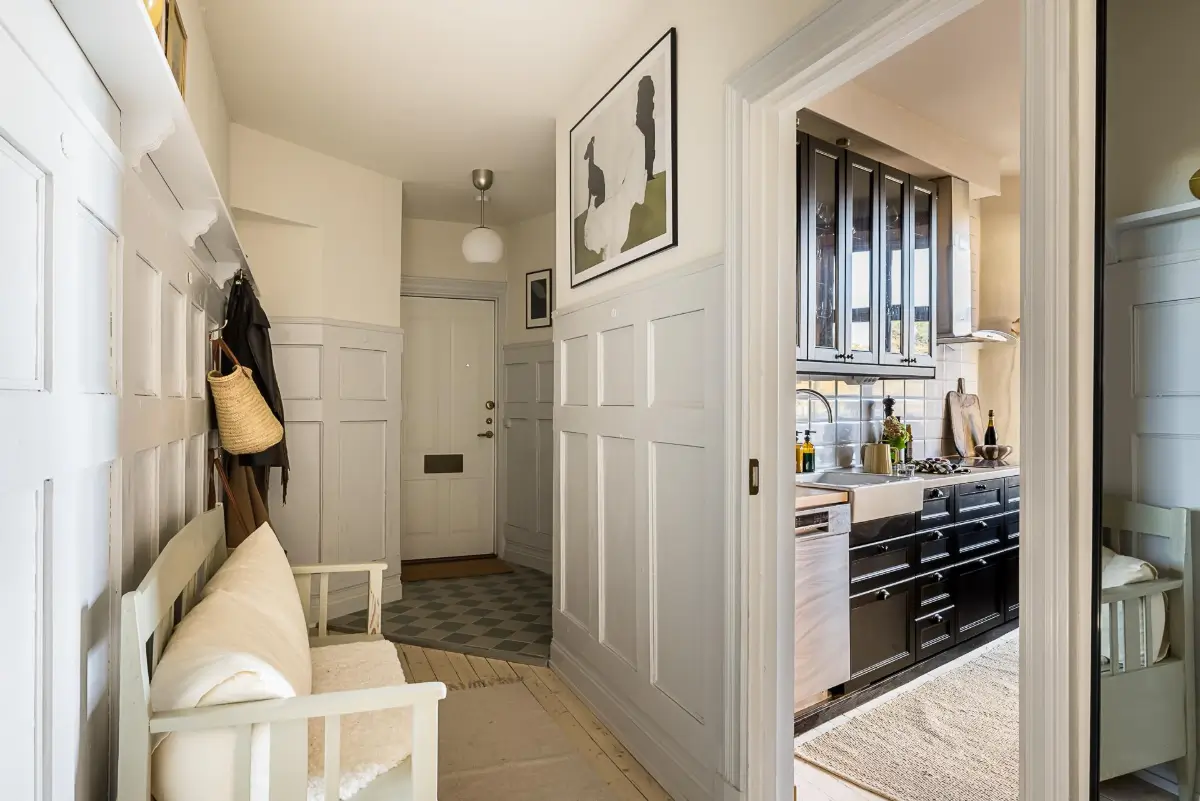 A Round Dining Room in a Turn-of-the-Century Family Apartment 40 cozy-early-20th-century-family-apartment-sweden
