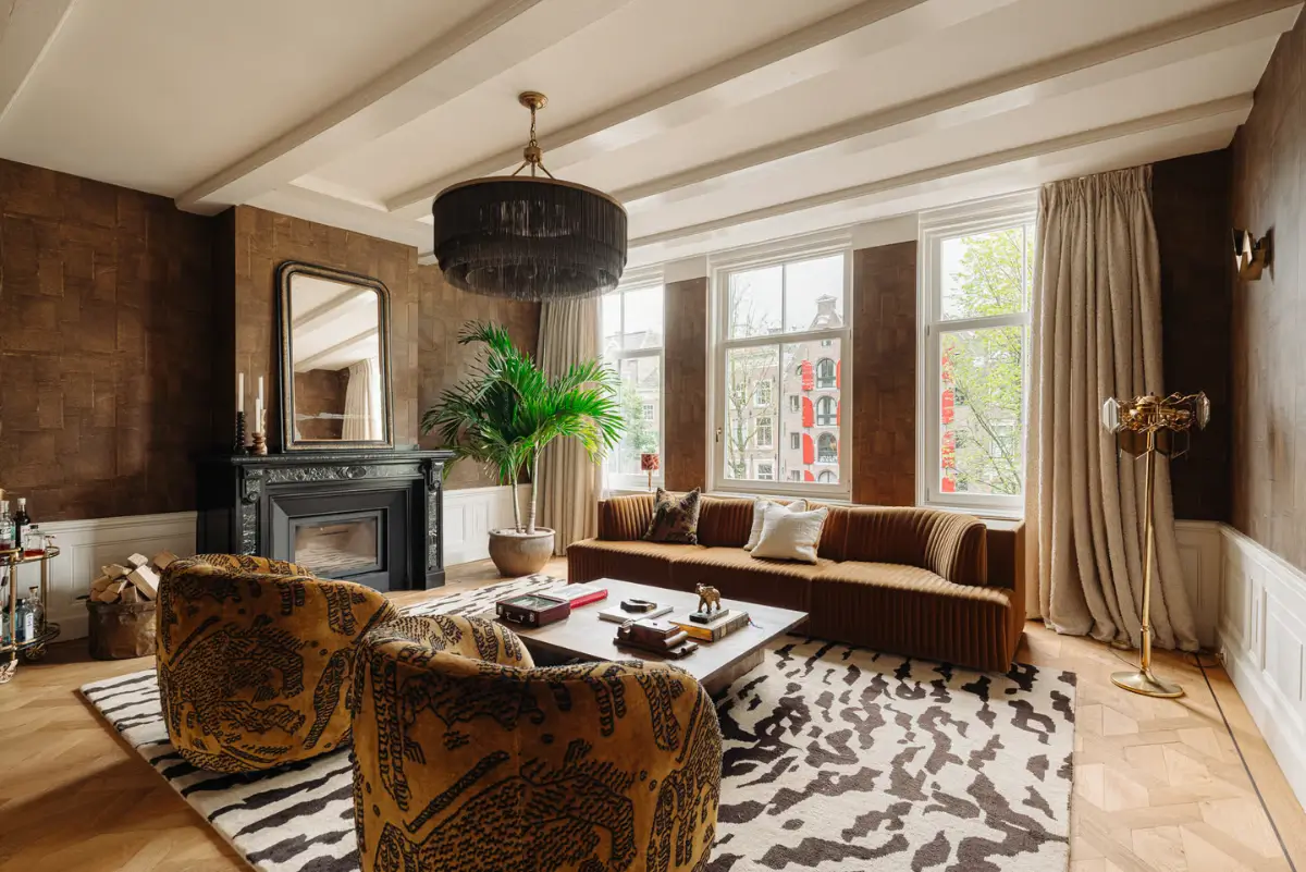 A Classic Amsterdam Canal House with a Light Blue Kitchen and a Secluded Garden 26 luxurious-canal-house-amsterdam
