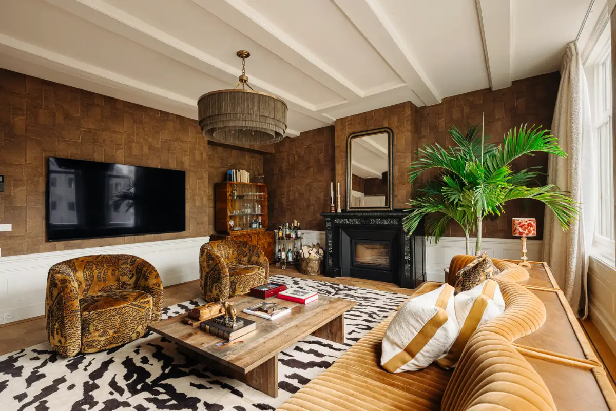 A Classic Amsterdam Canal House with a Light Blue Kitchen and a Secluded Garden 27 luxurious-canal-house-amsterdam