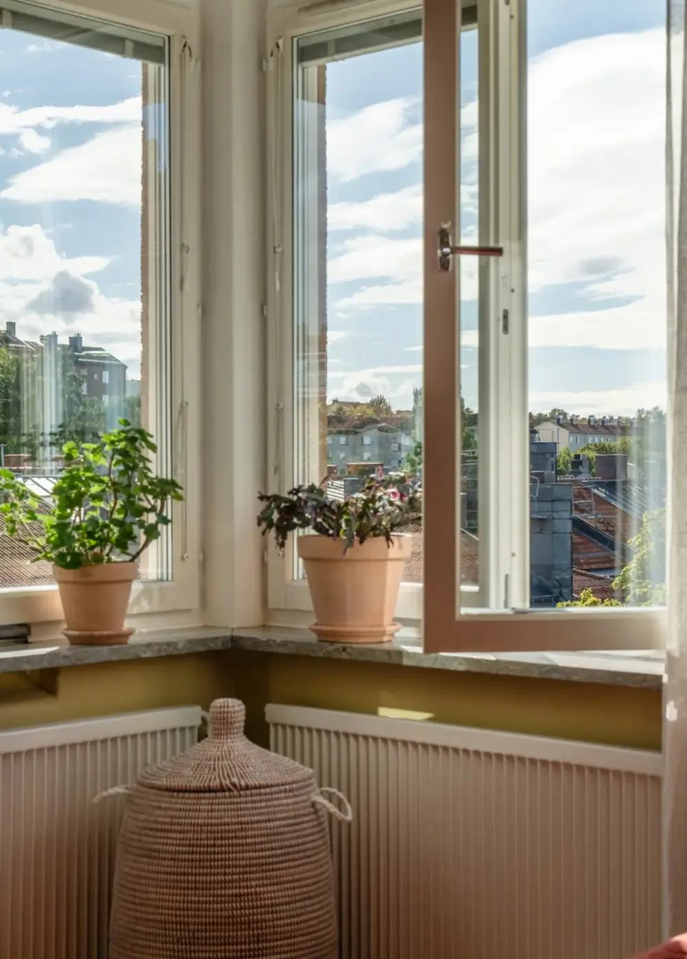 Original Marble and Oak Parquet in a 1940s Stockholm Apartment 31 original-elements-1940s-apartment-stockholm