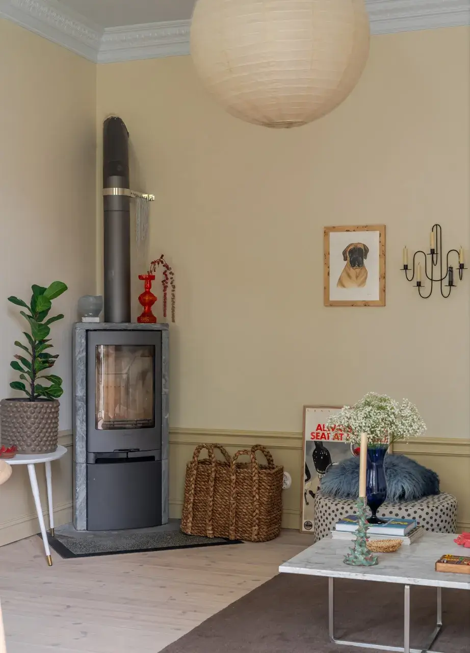 A Serene Palette with Red Pops of Color in an Early 20th-Century Apartment 13 soft-color-palette-red-accents-1912-apartment-stockholm