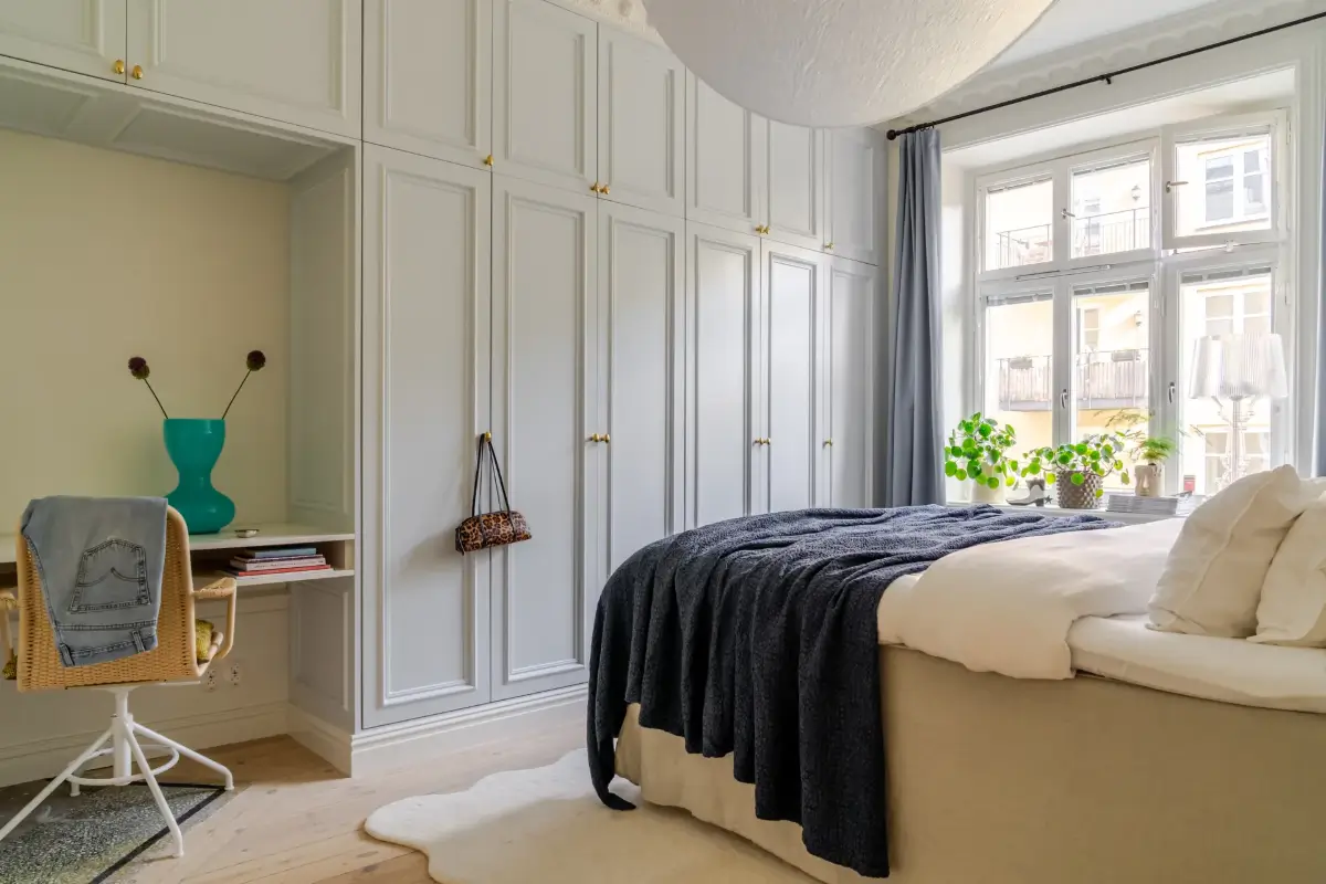 A Serene Palette with Red Pops of Color in an Early 20th-Century Apartment 28 soft-color-palette-red-accents-1912-apartment-stockholm