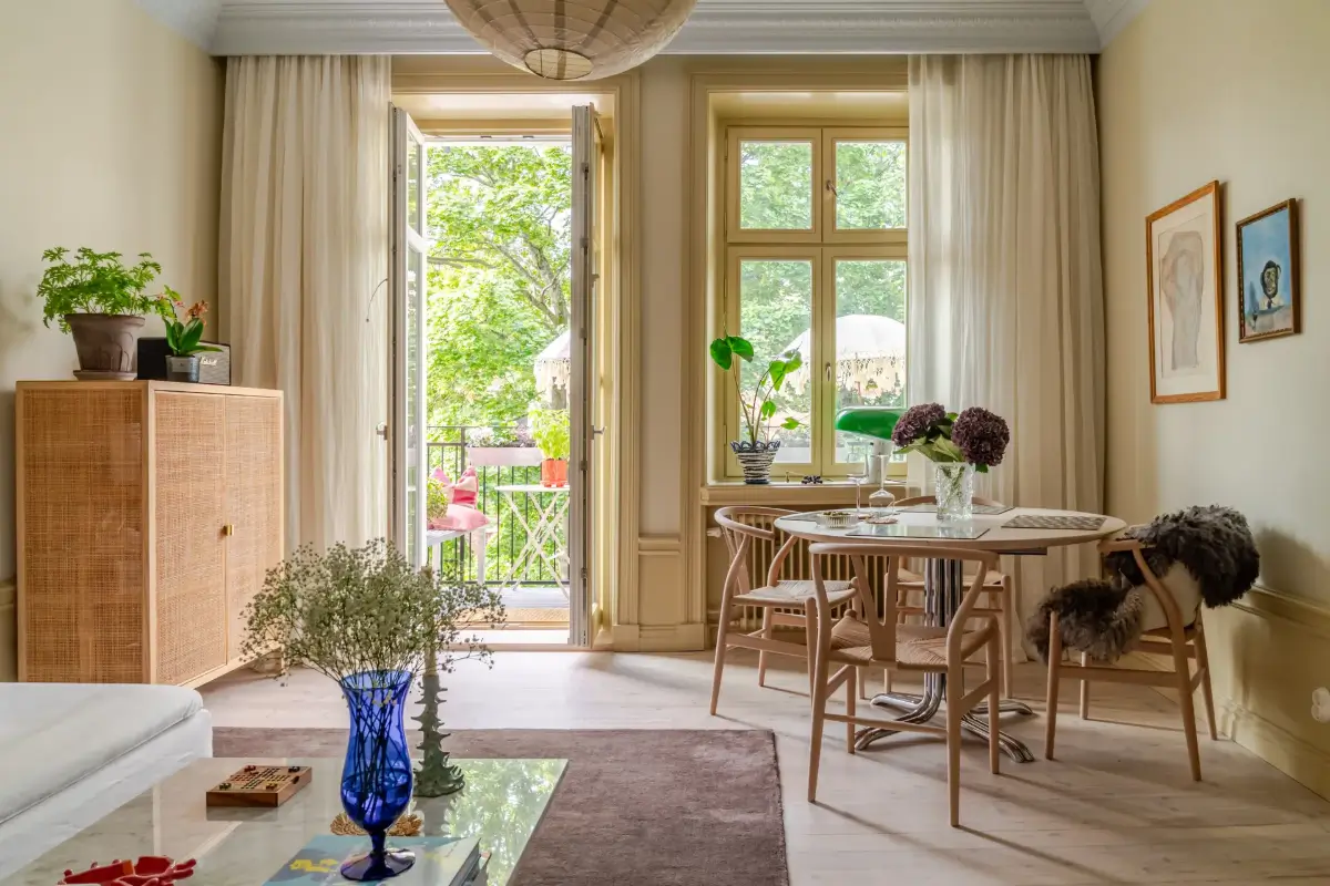 A Serene Palette with Red Pops of Color in an Early 20th-Century Apartment 2 soft-color-palette-red-accents-1912-apartment-stockholm