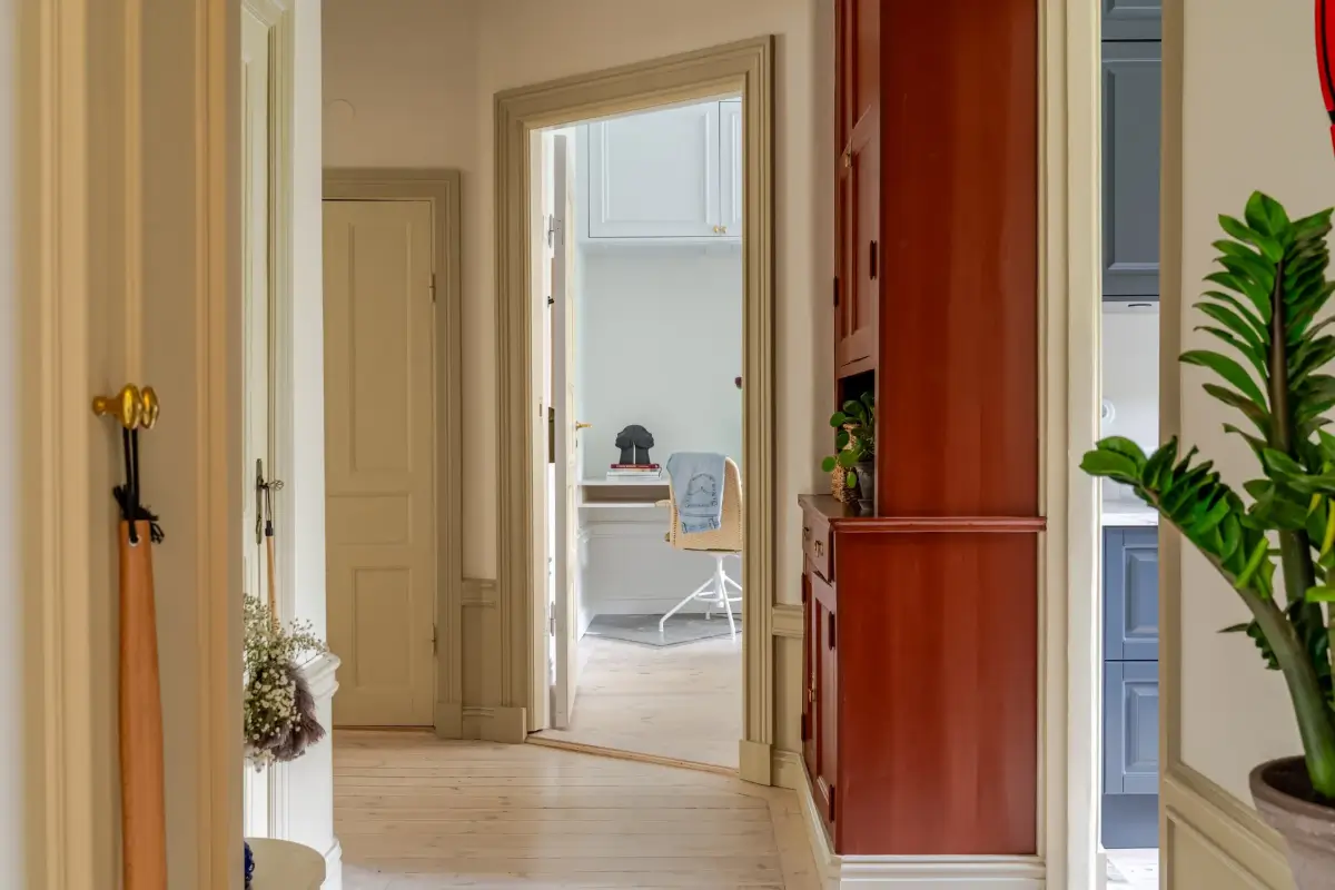 A Serene Palette with Red Pops of Color in an Early 20th-Century Apartment 35 soft-color-palette-red-accents-1912-apartment-stockholm