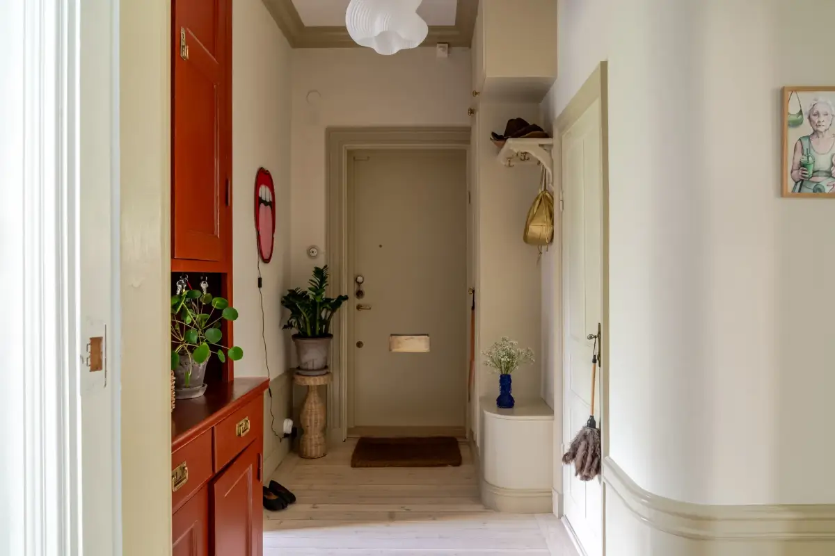 A Serene Palette with Red Pops of Color in an Early 20th-Century Apartment 39 soft-color-palette-red-accents-1912-apartment-stockholm