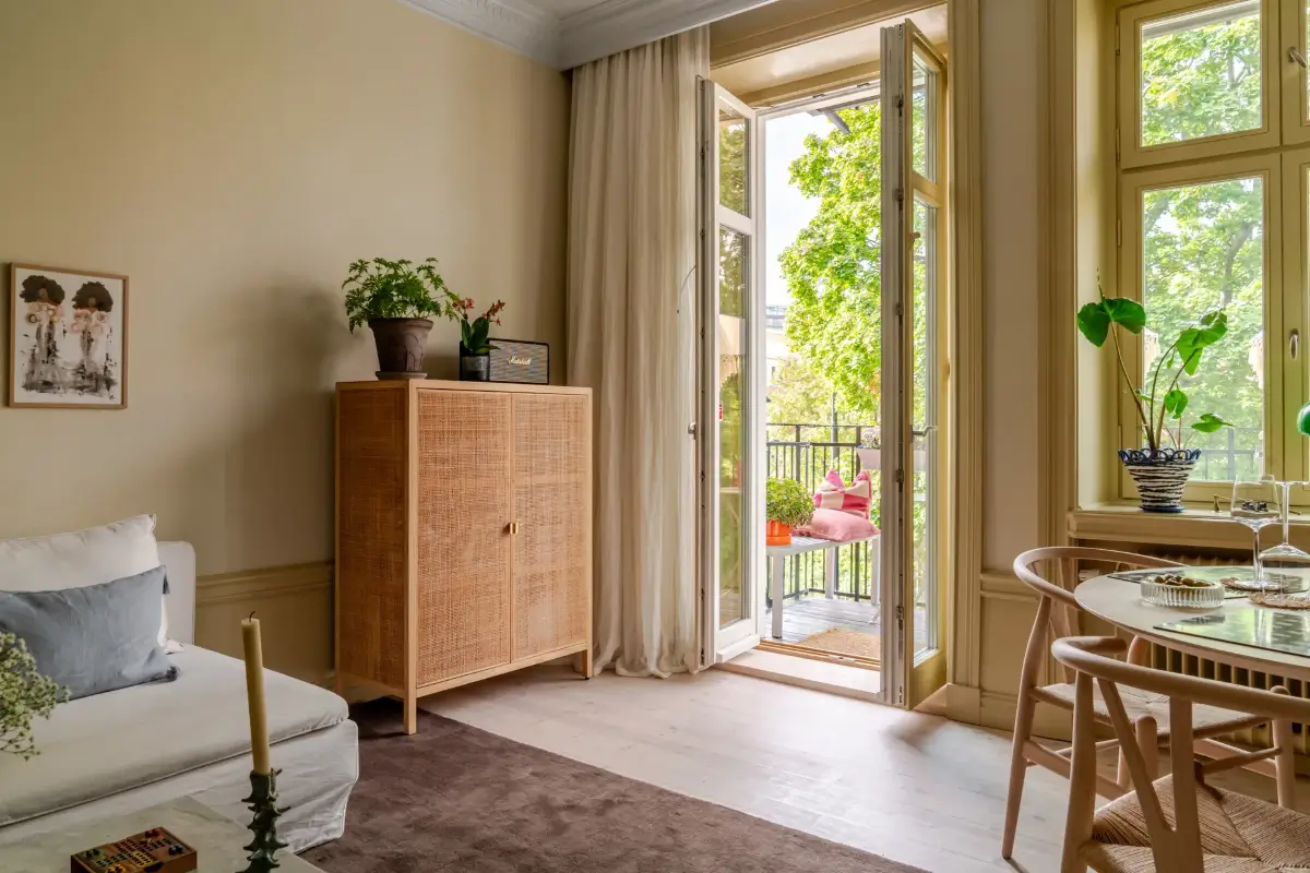 A Serene Palette with Red Pops of Color in an Early 20th-Century Apartment 7 soft-color-palette-red-accents-1912-apartment-stockholm