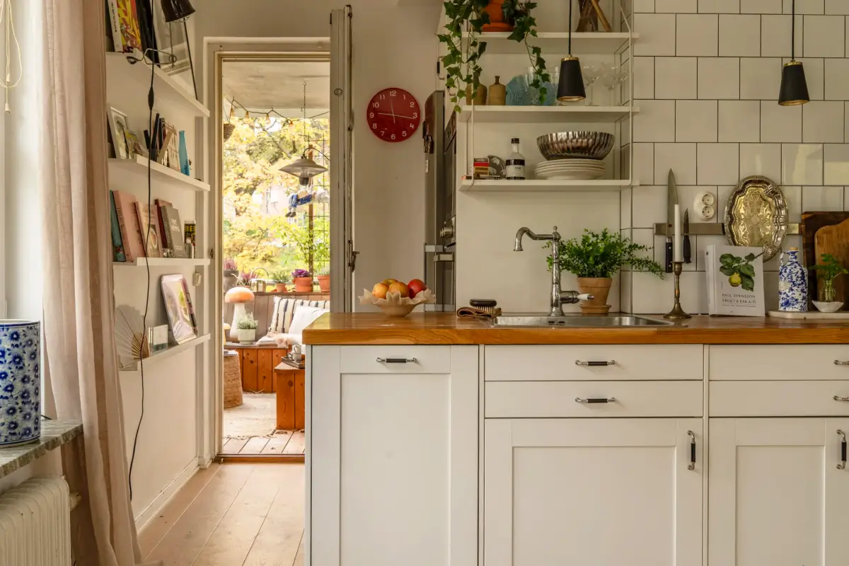 A Light-Filled 1940s Apartment with Vintage Furniture and a Cozy Balcony 11 vintage-decor-1940s-family-apartment-stockholm-nordroom