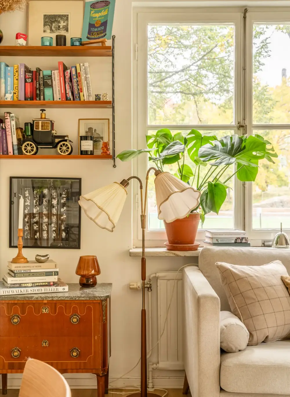 A Light-Filled 1940s Apartment with Vintage Furniture and a Cozy Balcony 7 vintage-decor-1940s-family-apartment-stockholm-nordroom