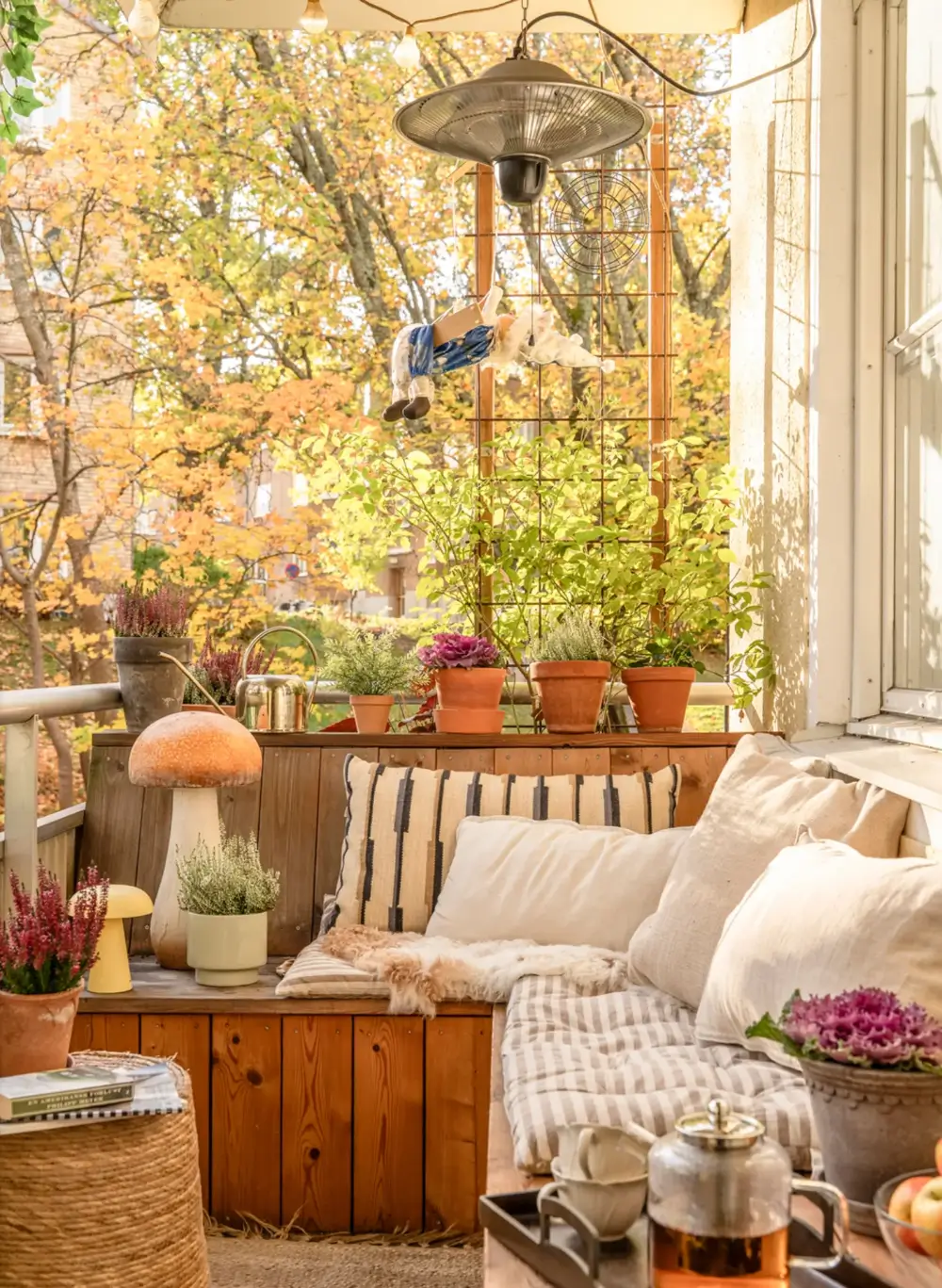 A Light-Filled 1940s Apartment with Vintage Furniture and a Cozy Balcony 21 vintage-decor-1940s-family-apartment-stockholm-nordroom